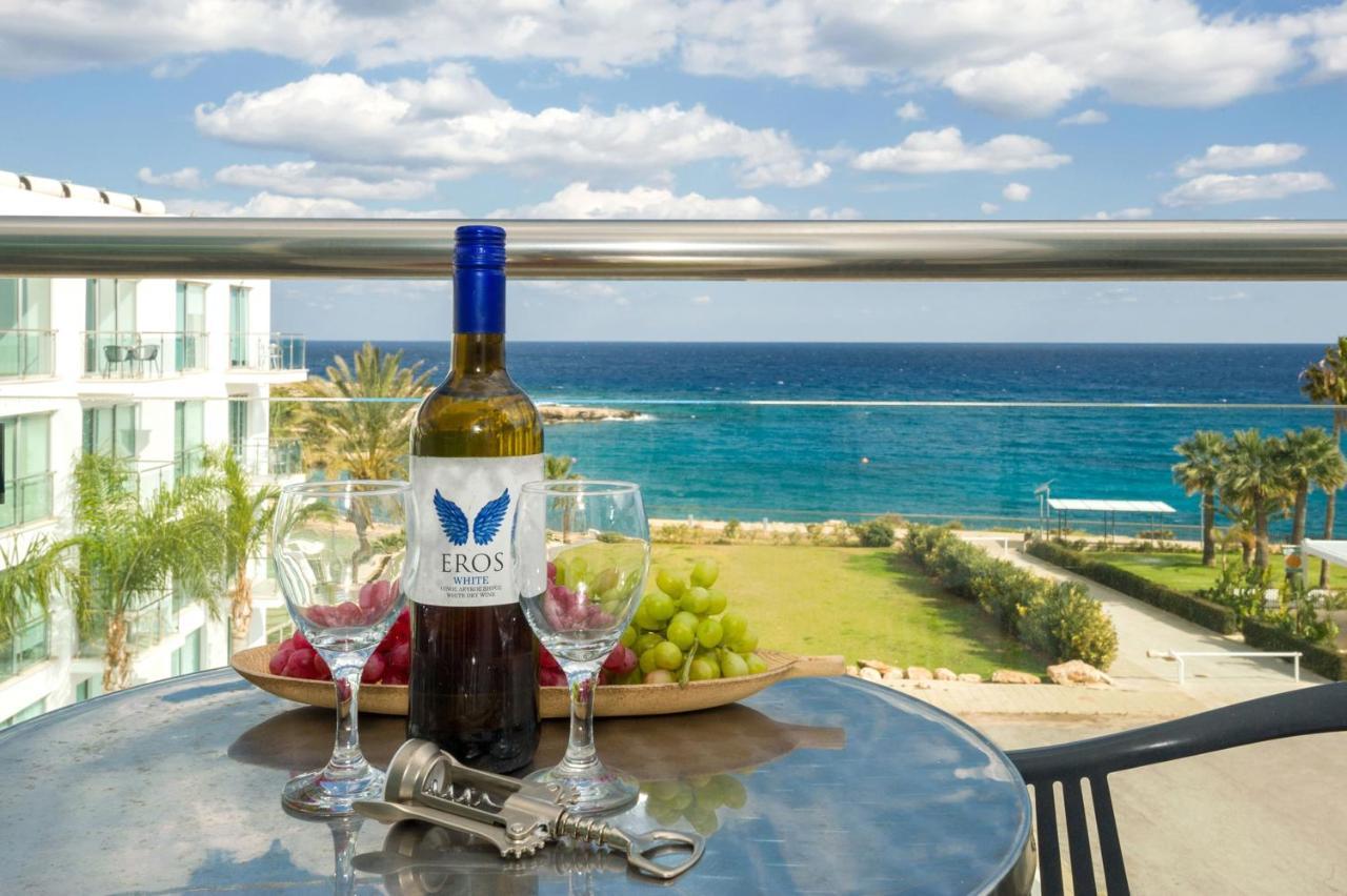 Gabriela - Coralli Beachfront Apartment Protaras Exterior photo